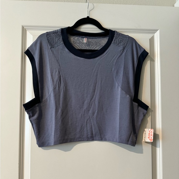 NEW Free People Movement Good Sport Cropped Tee Blue Lace Blue Size Small NWT - Picture 3 of 6